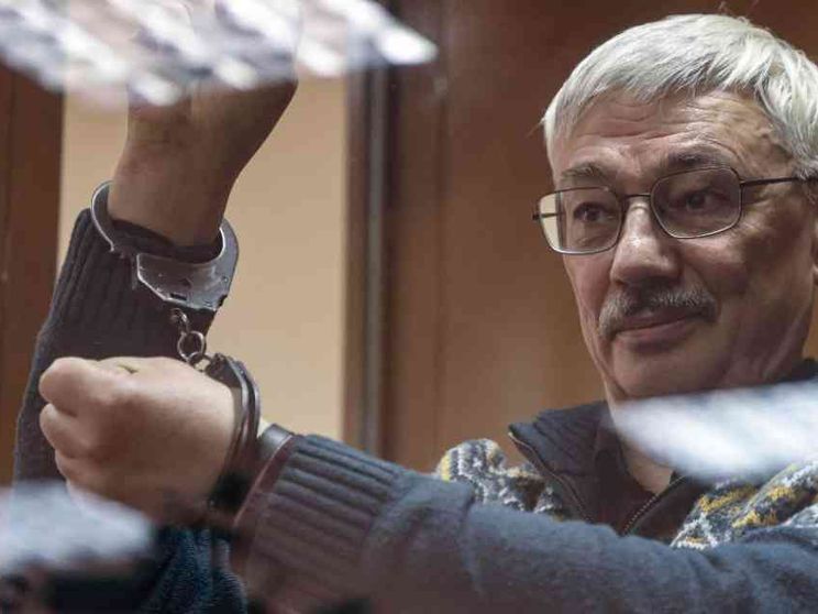 Un altro colpo alla libertà di pensiero: Orlov condannato a due anni e mezzo