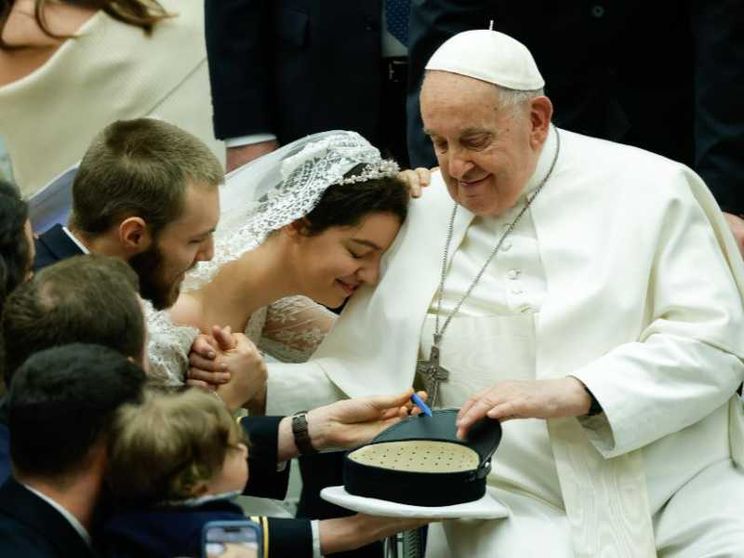 Francesco: «Alla radice dell'invidia c'è una falsa idea di Dio»