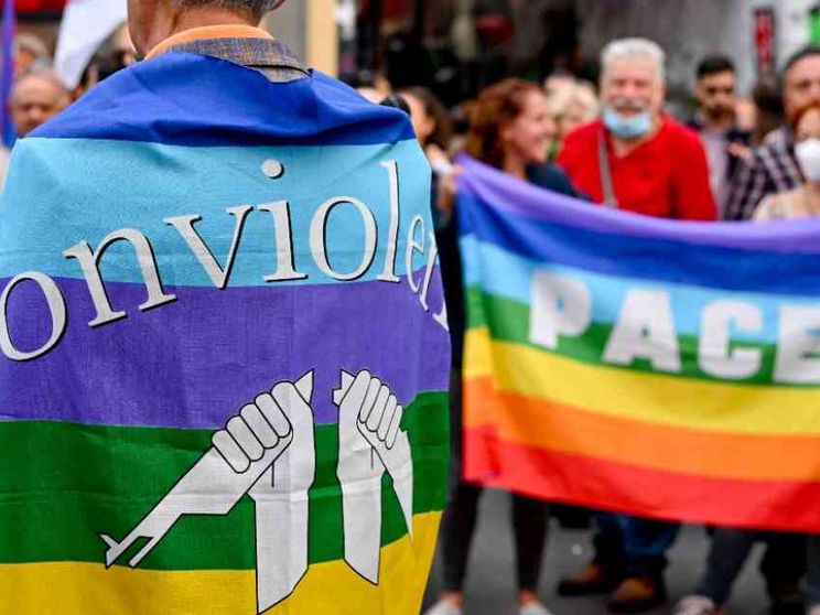 L’appello delle banche etiche: «La finanza smetta di investire sulle guerre»