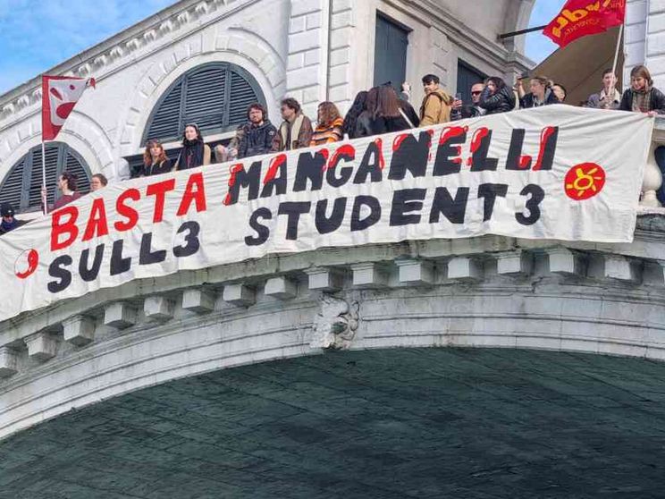 I giovani cattolici: chiediamo giustizia per gli studenti picchiati