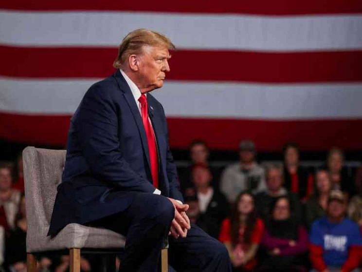 Trump, la Corte Suprema frena il processo. L'Illinois: è incandidabile