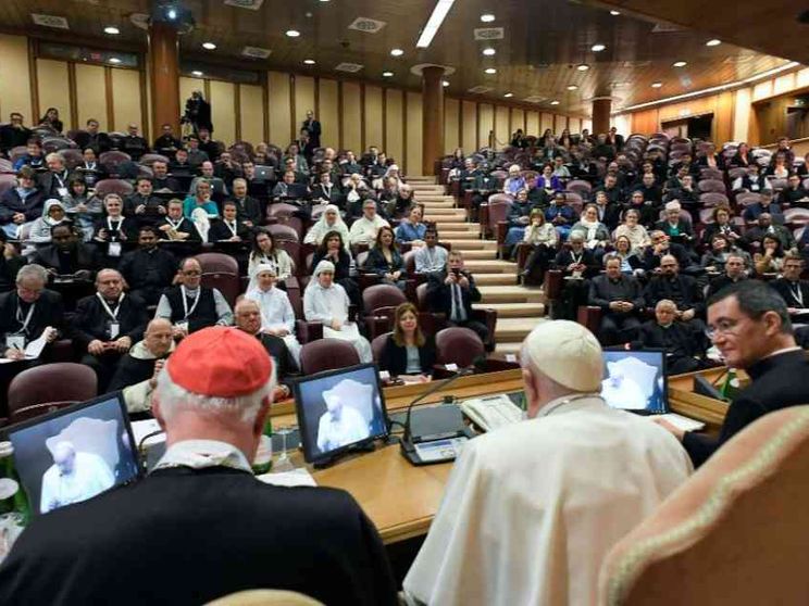 Il Papa: cancellare le differenze tra uomo e donna è cancellare l'umanità