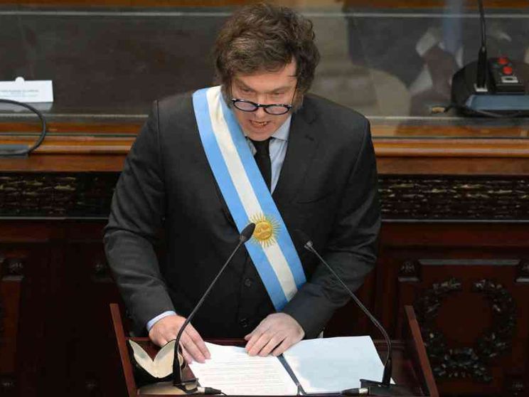 Telam addio, Milei annuncia la chiusura