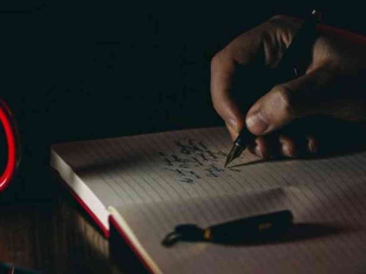 Riscopriamo la scrittura a mano (e in corsivo): è la ginnastica della civiltà