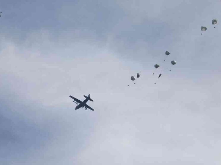 Perché paracadutare gli aiuti a Gaza non è la soluzione