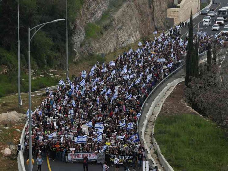 A Gerusalemme in ventimila alla marcia con i familiari dei rapiti