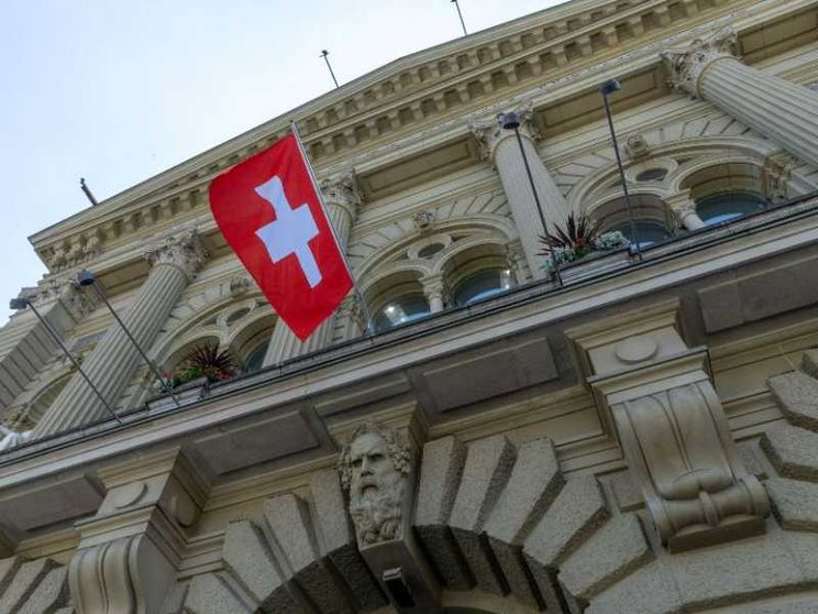 Cosa insegna la Svizzera che vota per dare la 13esima ai pensionati
