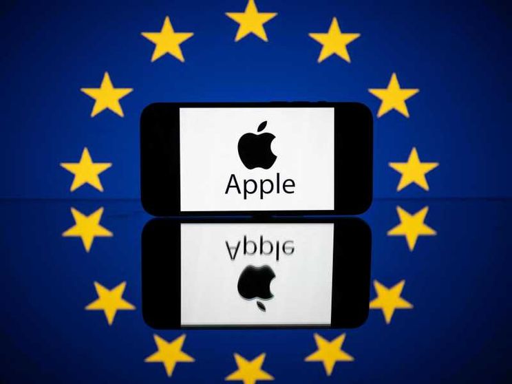 L'Ue multa Apple: indirizzava gli utenti verso versioni più care di Spotify