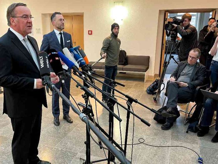 Mosca accusa Berlino: vuole la guerra. La replica: Putin destabilizza