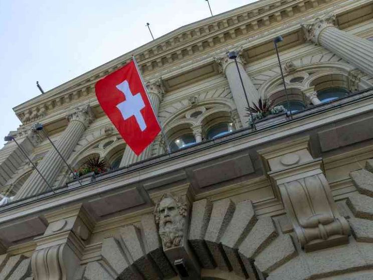 Cosa insegna la Svizzera che vota per dare la 13esima ai pensionati