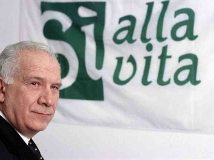 Beati i costruttori di vita: vi racconto il “mio” Carlo Casini