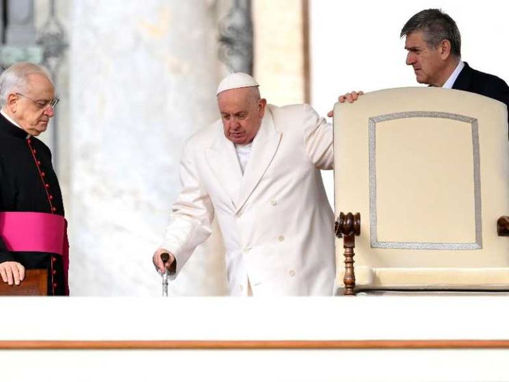 Il Papa: «Inutile correggere il superbo. Ma il suo edificio crollerà»