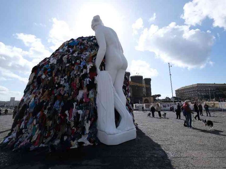 Dopo l'incendio Napoli ritrova la sua Venere degli stracci