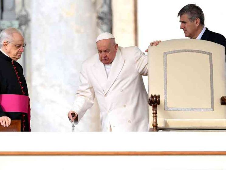 Il Papa: «Inutile correggere il superbo. Ma il suo edificio crollerà»