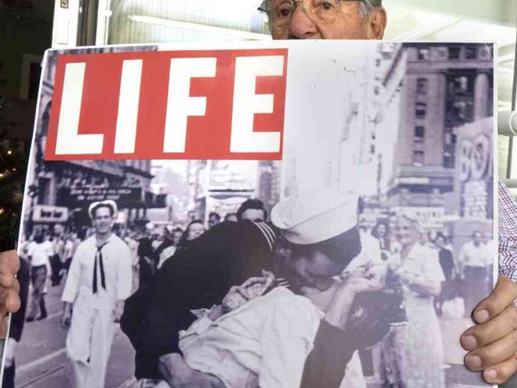Censura per il bacio a Times Square, anzi no. La storia vera della foto