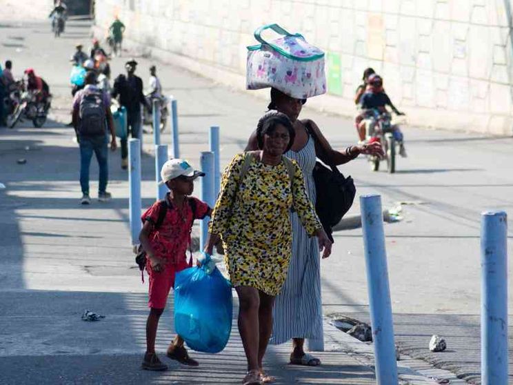 Le bande criminali governano Haiti. Impedito il ritorno del premier Henry