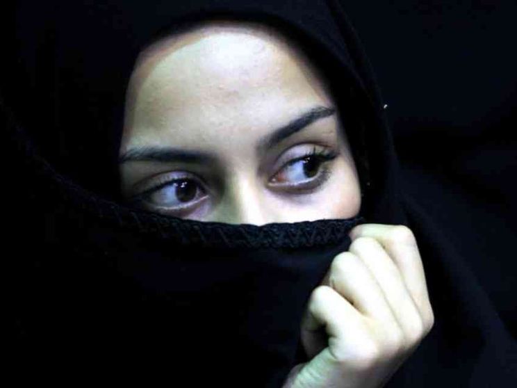 Amnesty: In Iran nuova stretta sul velo per le donne