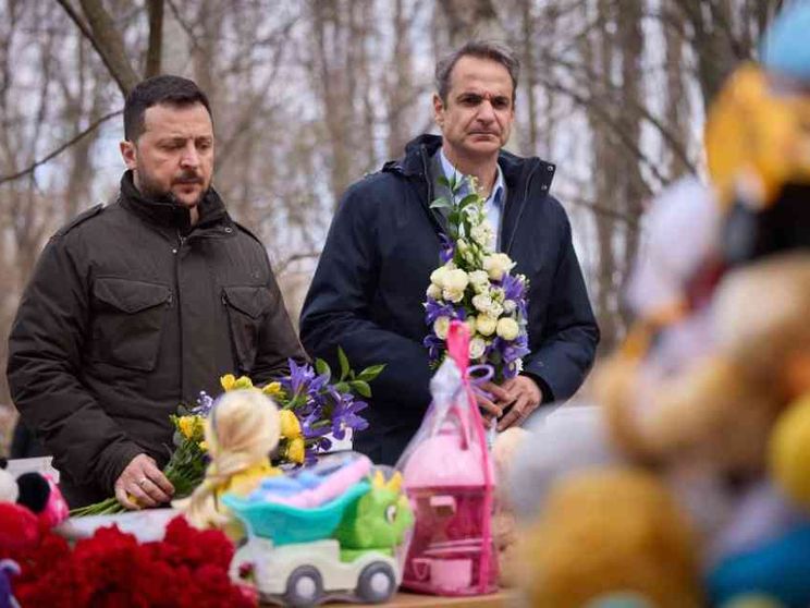 Non era Zelensky il bersaglio del raid. Lui insiste: «Più armi, subito»