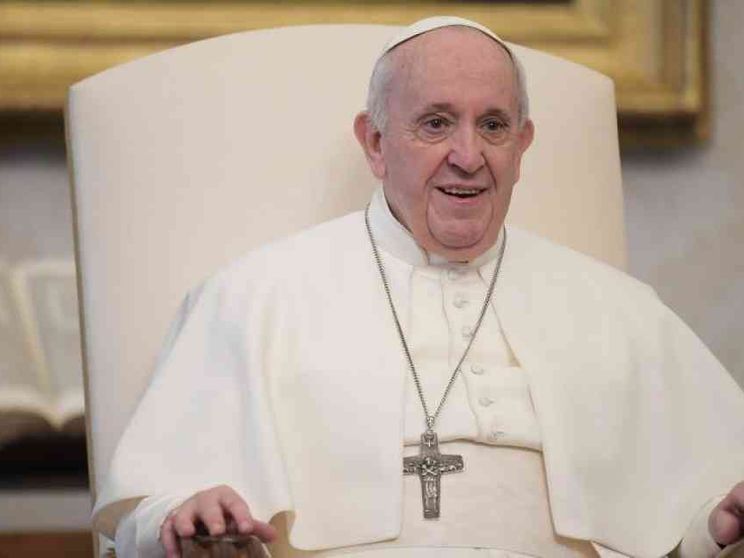 Il Papa: «Nel mondo lacerato dall'odio è indispensabile il ruolo delle donne»