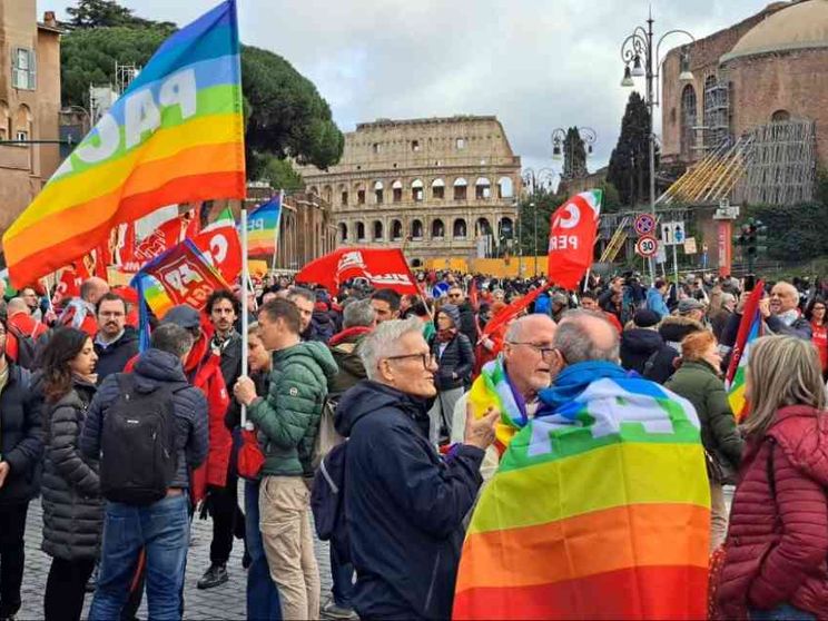 Il grido dei 30 mila: fermare il massacro, liberare gli ostaggi