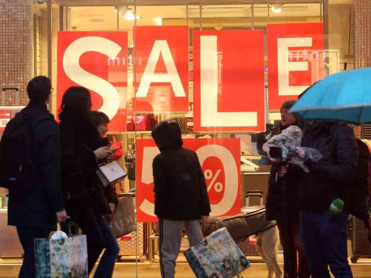 Anche i saldi invernali non rilanciano il settore dell'abbigliamento