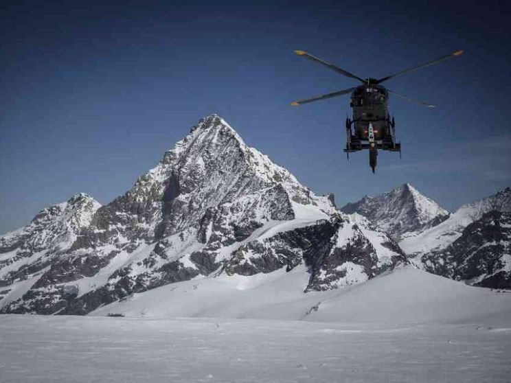 Frane, valanghe e disagi al Nord, scialpinisti morti in Liguria e Svizzera
