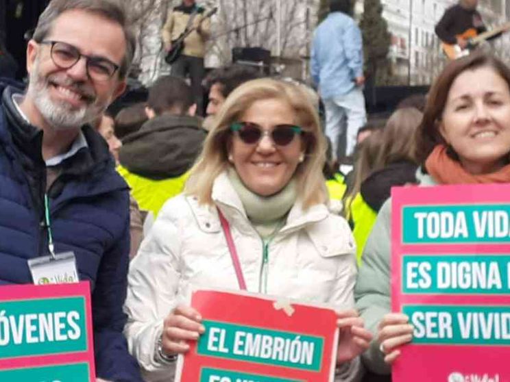 “Sì a la Vida!”: in piazza la Spagna che resiste. Con un Manifesto in 8 punti