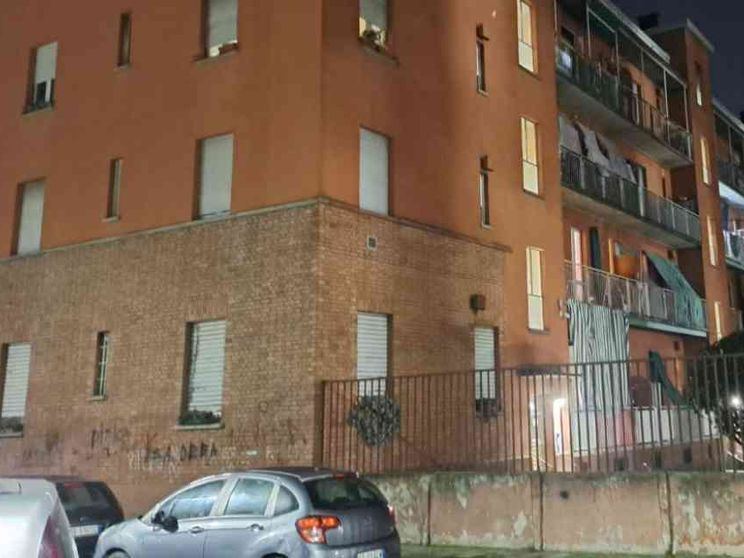 Egiziana, 17 anni: la storia della mamma che ha abbandonato il bimbo a Milano