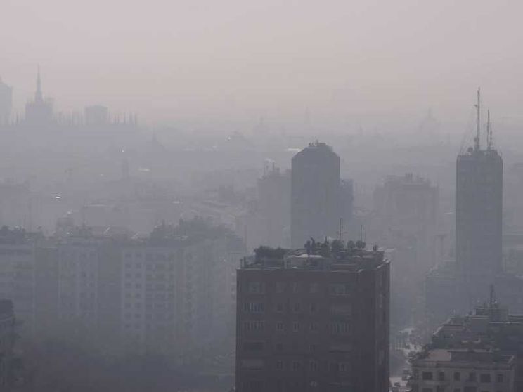 Milano e quel record di aria inquinata. Ma non ci paralizzi l'infodemia
