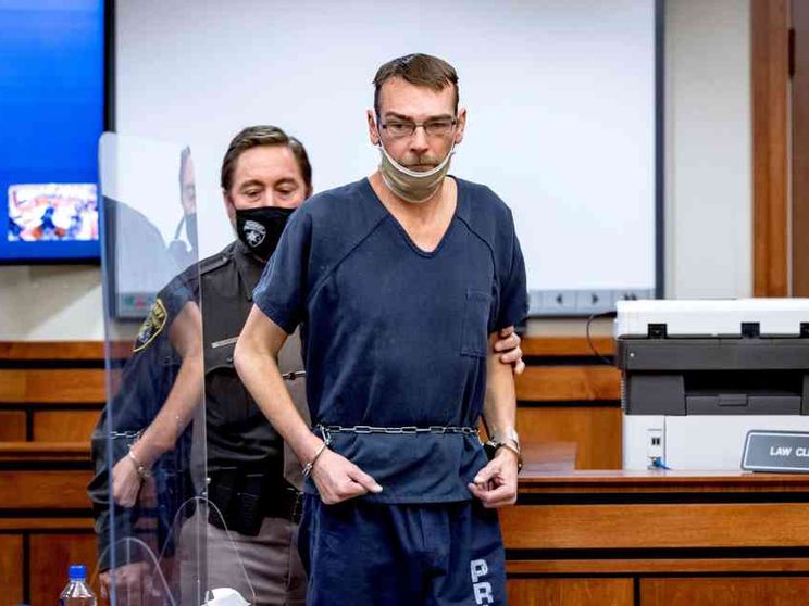 Il figlio minorenne fece strage a scuola, dopo la madre condannato anche il padre