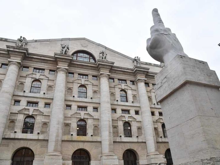 Il boom di utili delle aziende spinge le Borse: record per Piazza Affari