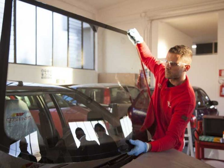 "Riparare è meglio che sostituire, anche per i cristalli auto"