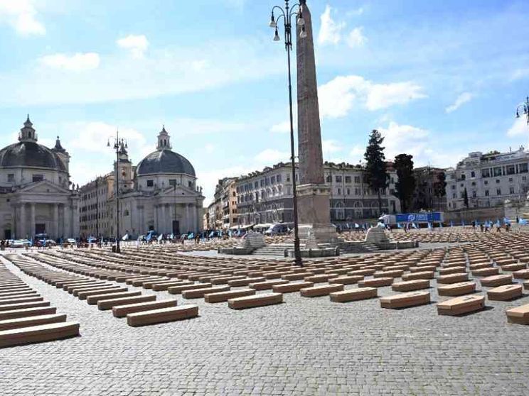 Mille bare in piazza contro le morti sul lavoro