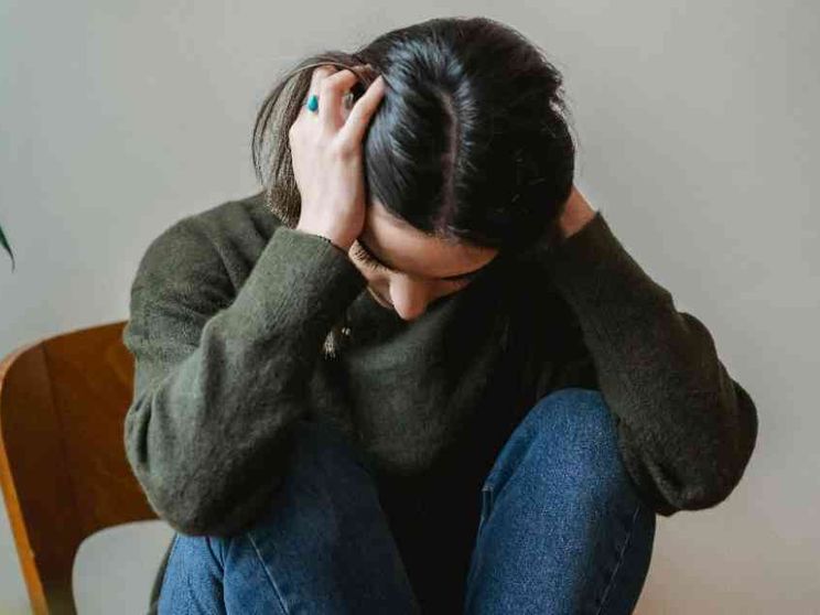 Solitudini, dipendenze, disagio: in crisi la salute mentale dei giovani