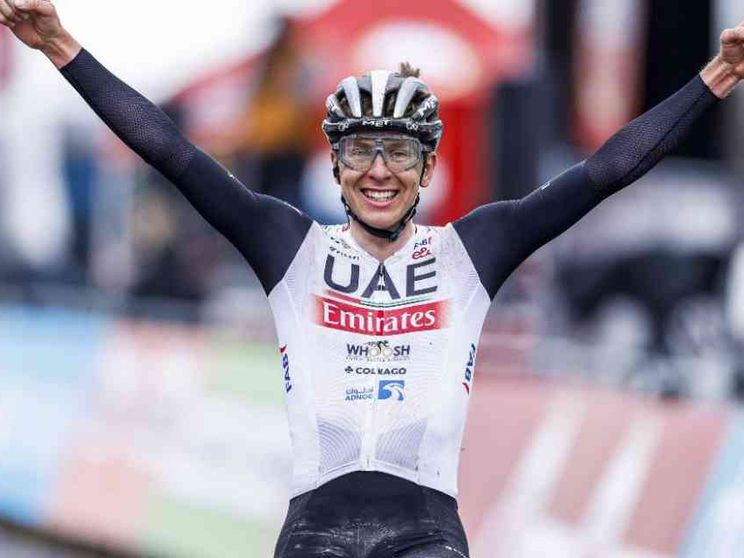 Hanno chiesto a un team di oscurare la scritta Israel. «Per sicurezza»