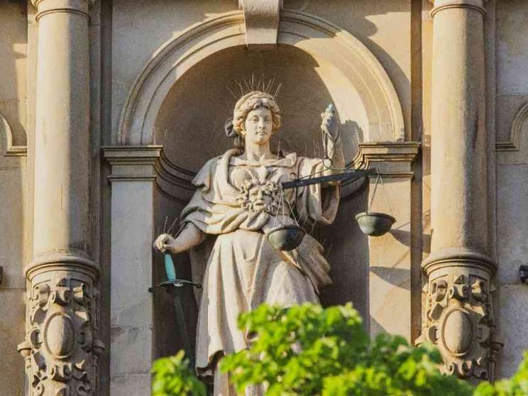 L’evoluzione detta la morale? L’idea corrosiva con cui bisogna misurarsi