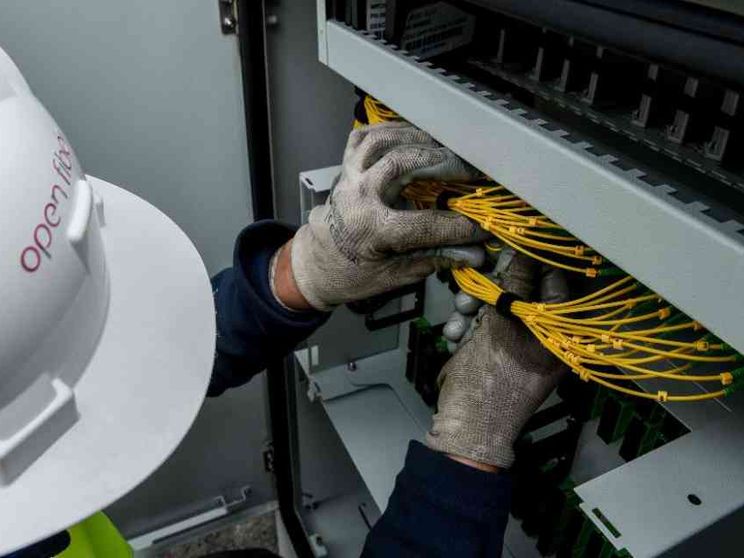 La copertura della fibra ottica sale al 60% in Italia in 5 anni