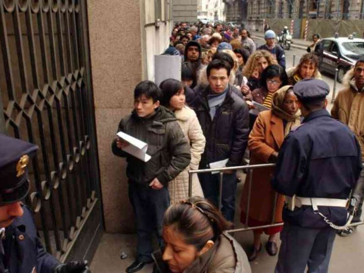 Cittadinanza, è record di acquisizioni. «Ma per ottenerla servono 15 anni»