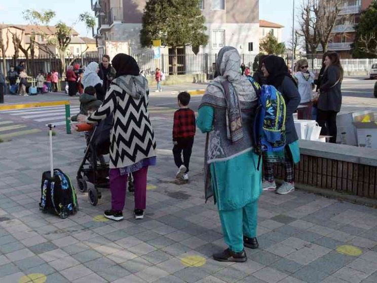 «Lasciateci fare scuola». Il grido dei docenti e l'appello a Mattarella
