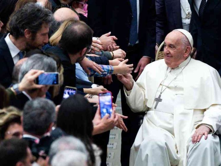 Il Papa al mondo Rai: non inseguite gli ascolti a scapito dei contenuti