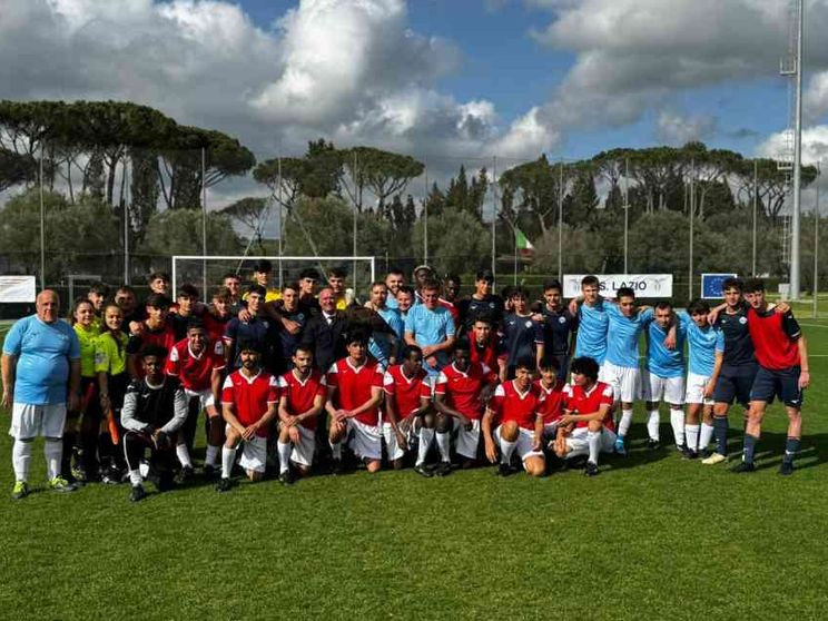 La Lazio e la Croce Rossa in campo insieme per rifugiati e migranti