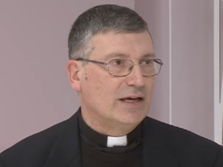 «Non possiamo far dormire in strada mamme e bambini»