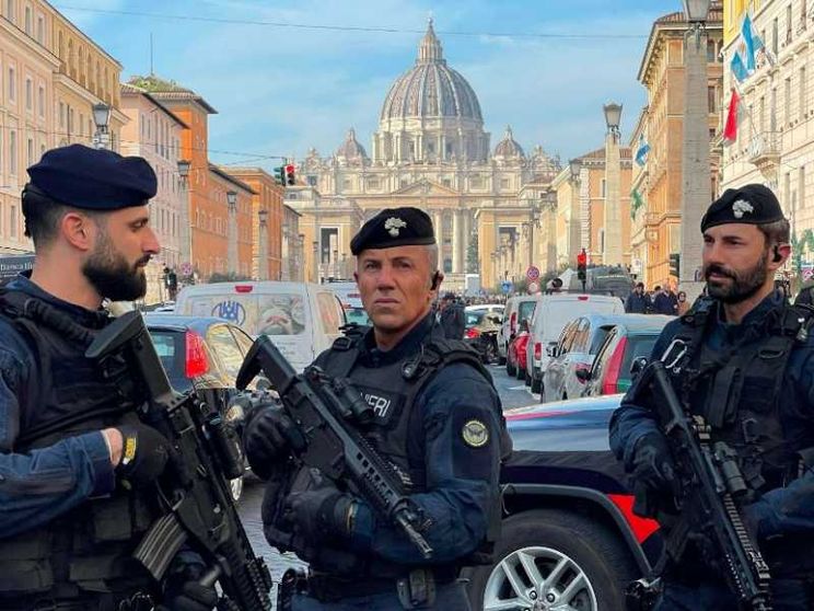 I “lupi solitari”, le piazze digitali. Ma l'Italia è davvero a rischio?