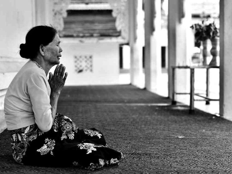 Pregare, un atto umano. Che è sempre un dialogo vero