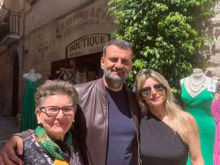 Dopo Emiliano, una foto contro Decaro. Meloni: a Piantedosi accuse vergognose