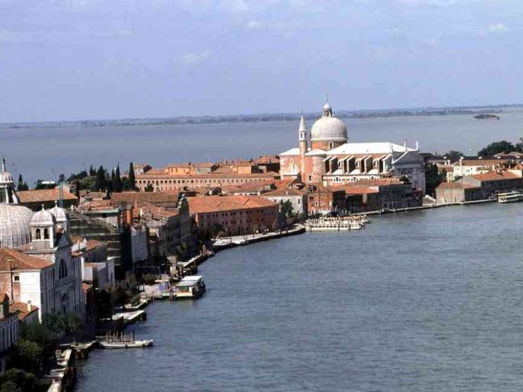 Le detenute, gli artisti, i giovani: ecco gli incontri del Papa