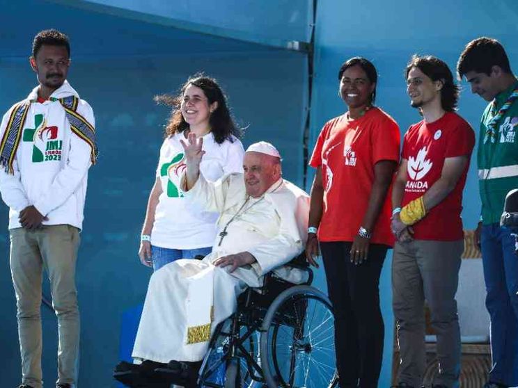 Il Papa ai giovani: Cristo vive e ci ama, con lui artigiani di futuro