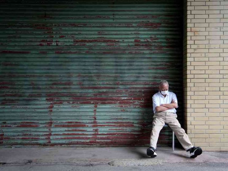 Addio ai pannolini per neonati, le aziende ora “inseguono” gli anziani