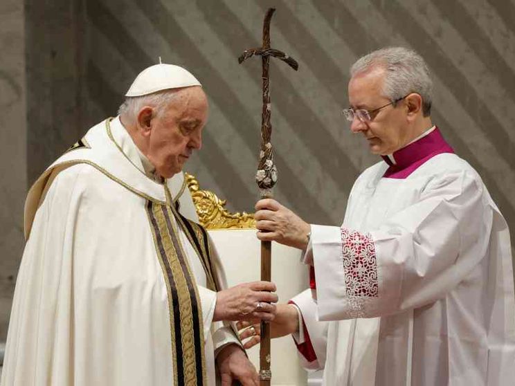 Il Papa ai preti: «Non siate sprezzanti: no lamentele, ma misericordia»