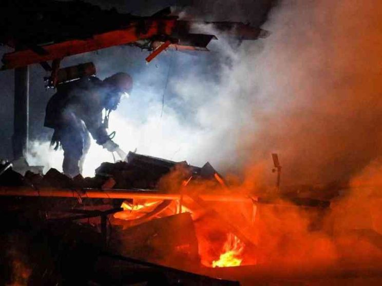 Lanciati quasi 100 missili e razzi russi. La Polonia fa decollare i caccia